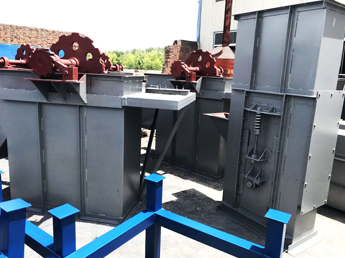 斗式提升機底座的底板與鏈條碰撞需要注意哪些？