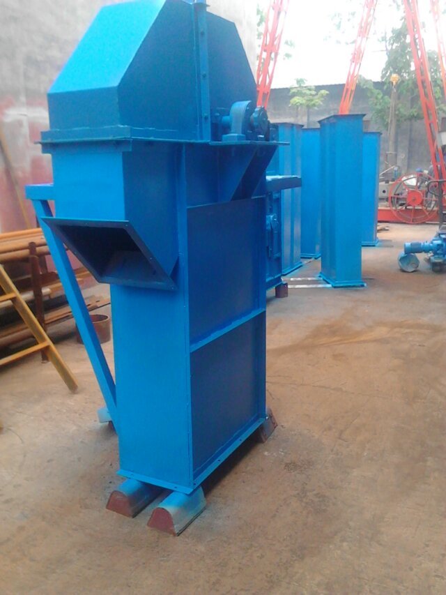 斗式提升機(jī)設(shè)備應(yīng)該如何維護(hù)使用?(立式斗式提升機(jī))